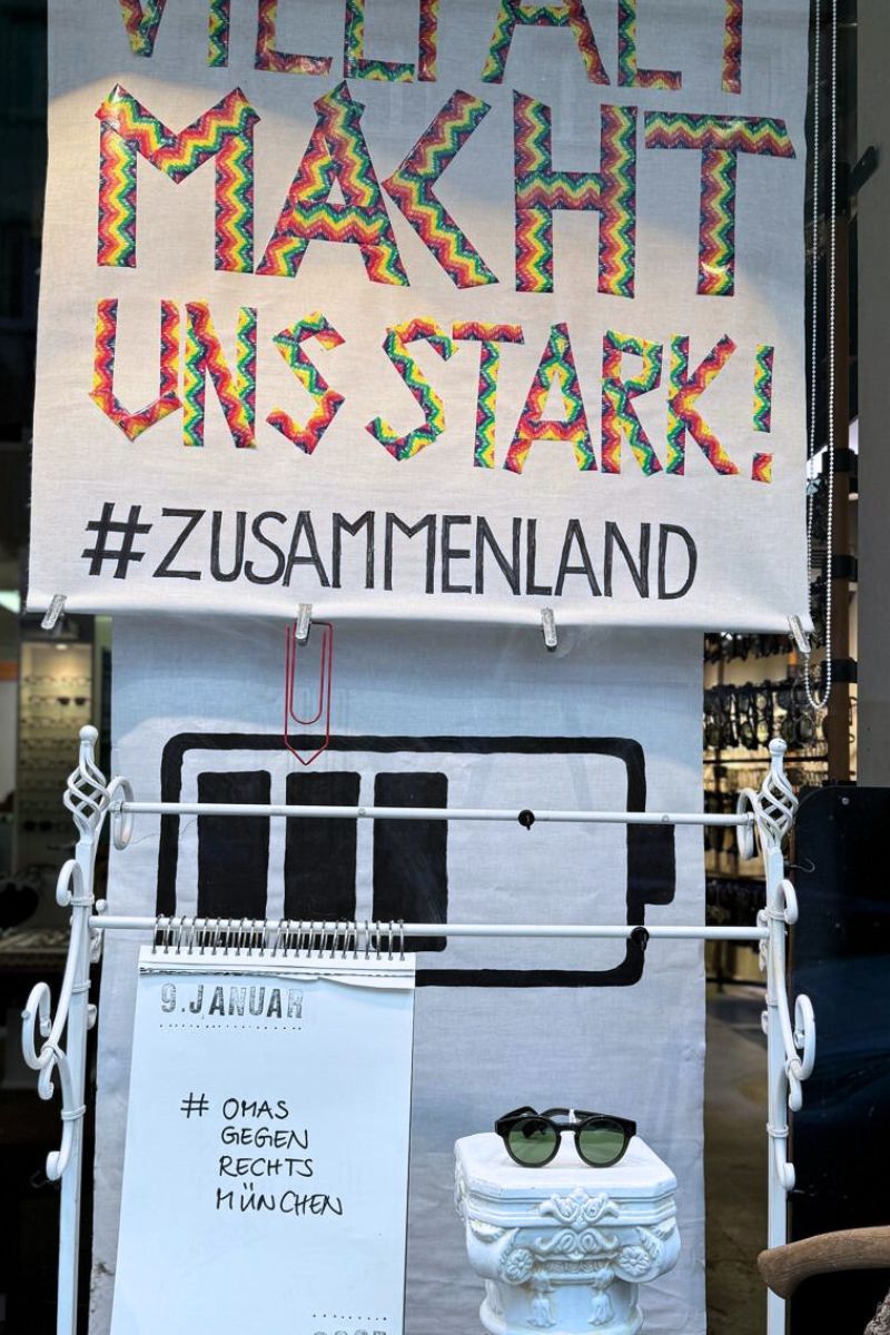 Brillen und Kunst - Ausstellung bei Optik Bartholomä in München