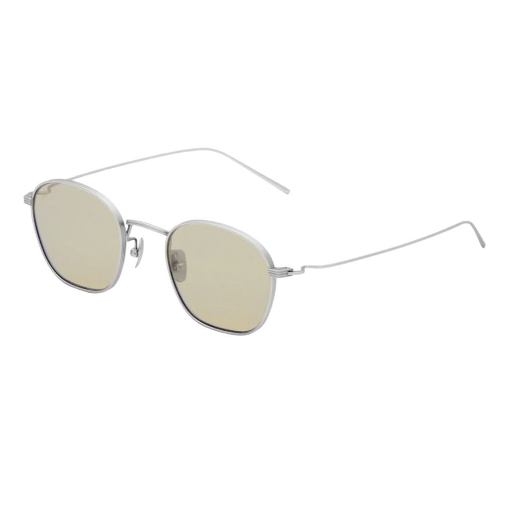 Seitenansicht der AKILA Osiris Matte Silver Sonnenbrille bei Optik Bartholomä München – schlanker Rahmen, moderne Linienführung.