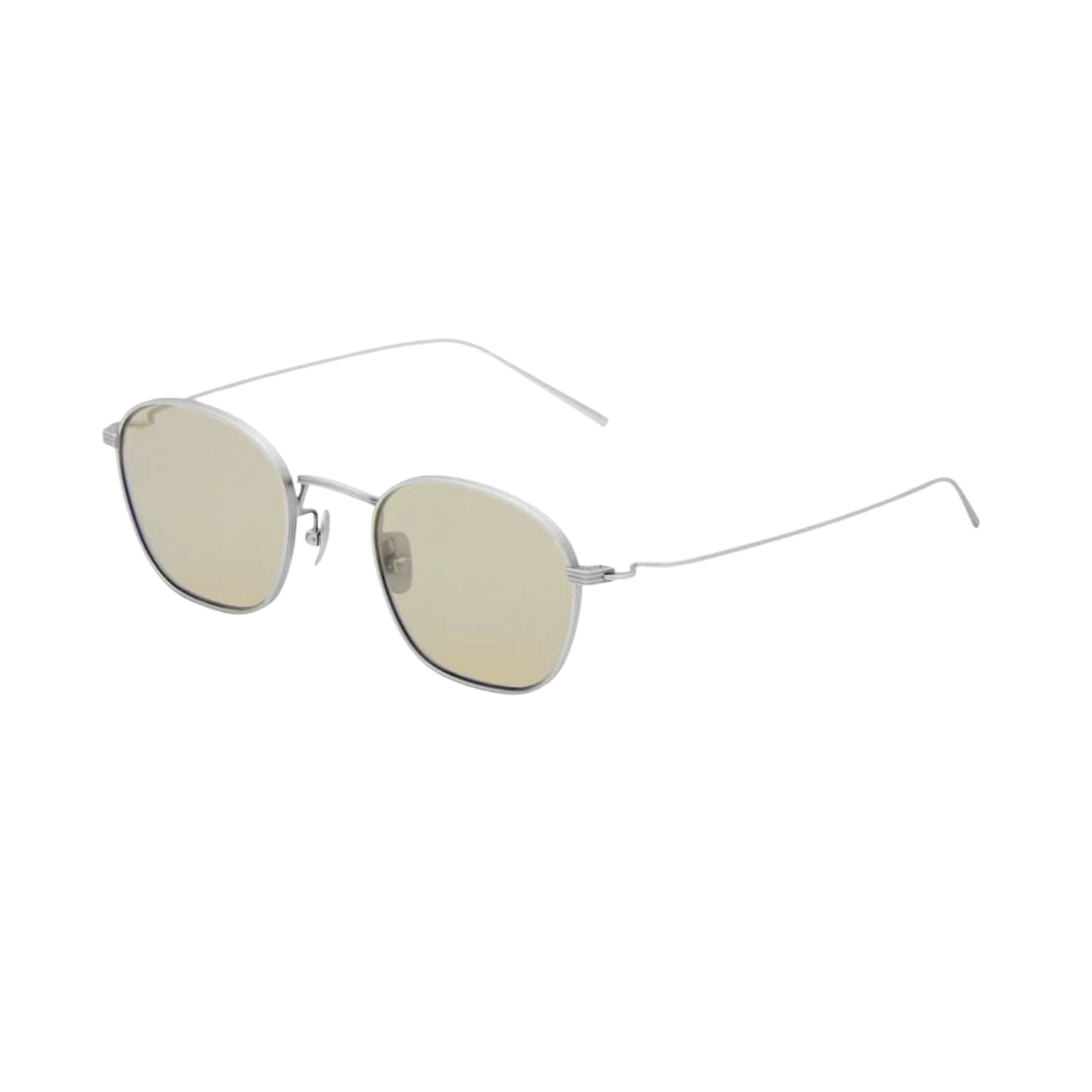 Seitenansicht der AKILA Osiris Matte Silver Sonnenbrille bei Optik Bartholomä München – schlanker Rahmen, moderne Linienführung.