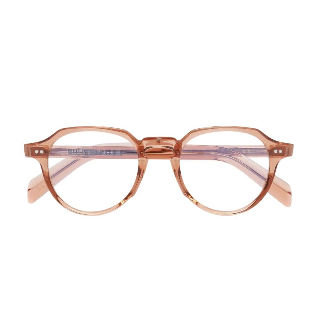 Detailaufnahme der Cutler and Gross GR06 Crystal Peach (04) mit feiner Verarbeitung und edlem Design – Brillen Schneider München