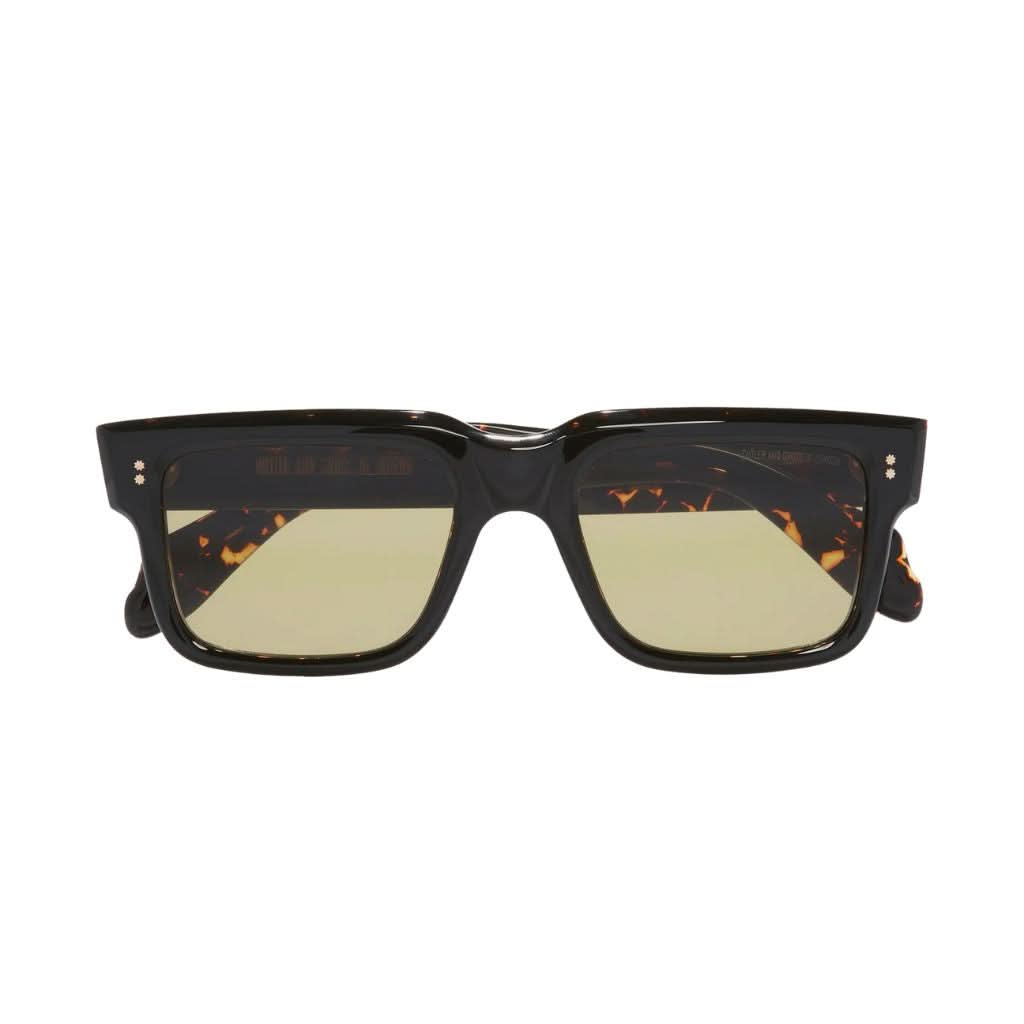 Detailaufnahme der Cutler and Gross Designersonnenbrille 1403 bei Brillen Schneider München – luxuriöse Verarbeitung, Scharnier und Material im Fokus.