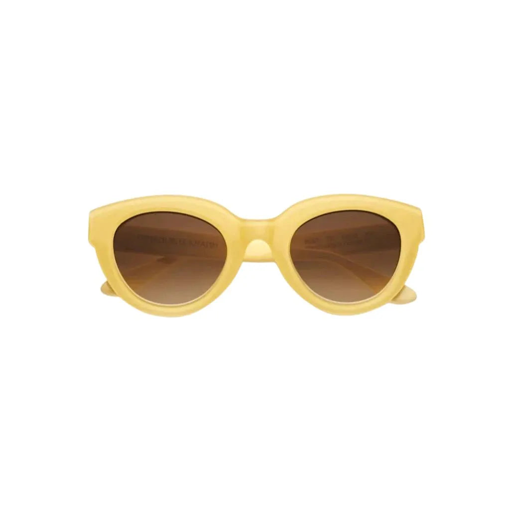 Emmanuelle Khanh Sonnenbrille Modell 6065 in einem modischen Gelbton, mit elegantem, modernem Design und auffälligen Details. Diese Designerbrille ist ein stilvolles Accessoire für jede Gelegenheit.