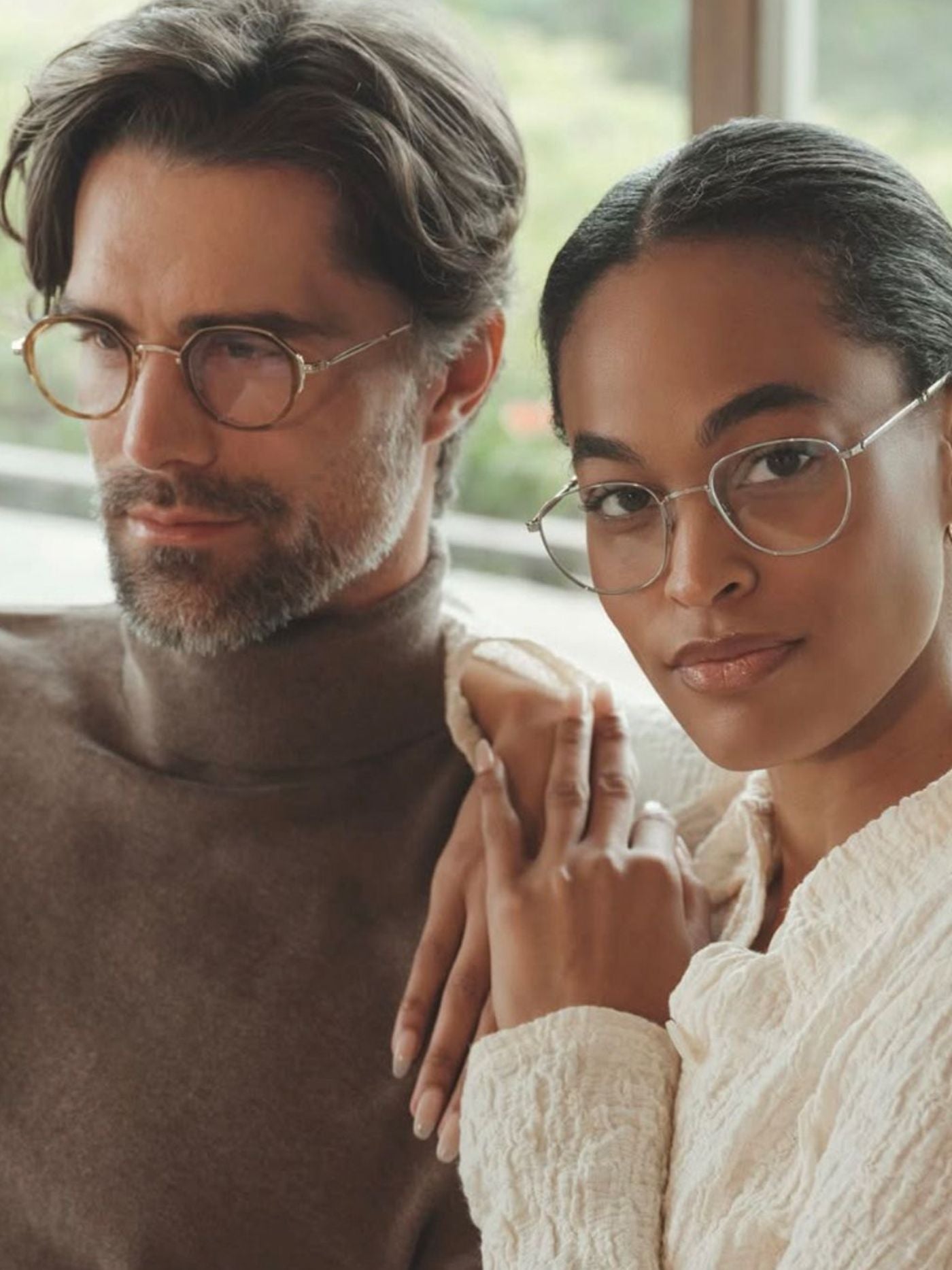 Moderne Gleitsichtbrille von Brillen Schneider & Optik Bartholomä in München-Maxvorstadt – scharfes Sehen in jeder Entfernung mit stilvollem Design.