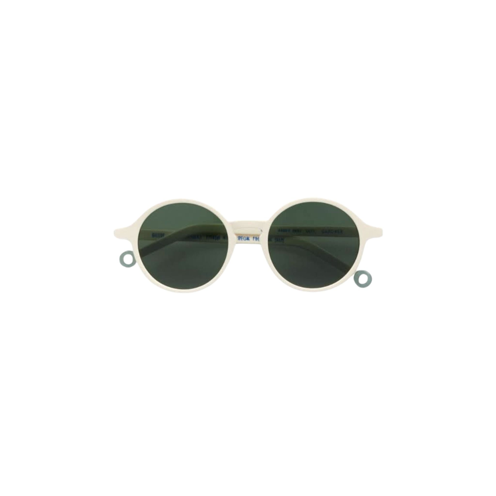 Vorderansicht der Kaleos Kids Gardner col. 1 - robuste Kinder-Sonnenbrille in Weiß – erhältlich bei Brillen Schneider in München.