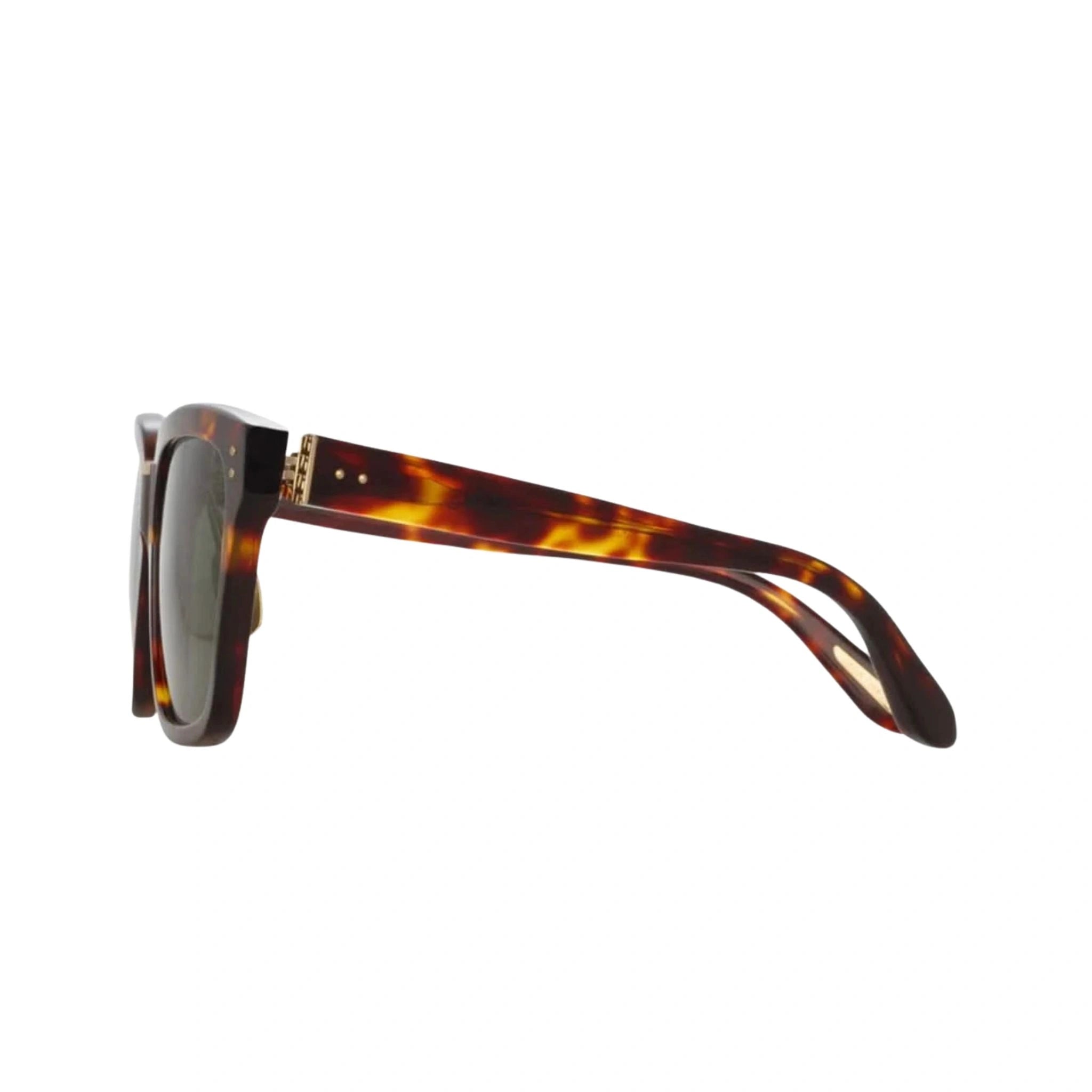 Die Linda Farrow Desiree Brown Sonnenbrille kombiniert modernen Stil und elegantes Design. Diese Designerbrille finden Sie bei Brillen Schneider, Ihrem Augenoptiker in München.
