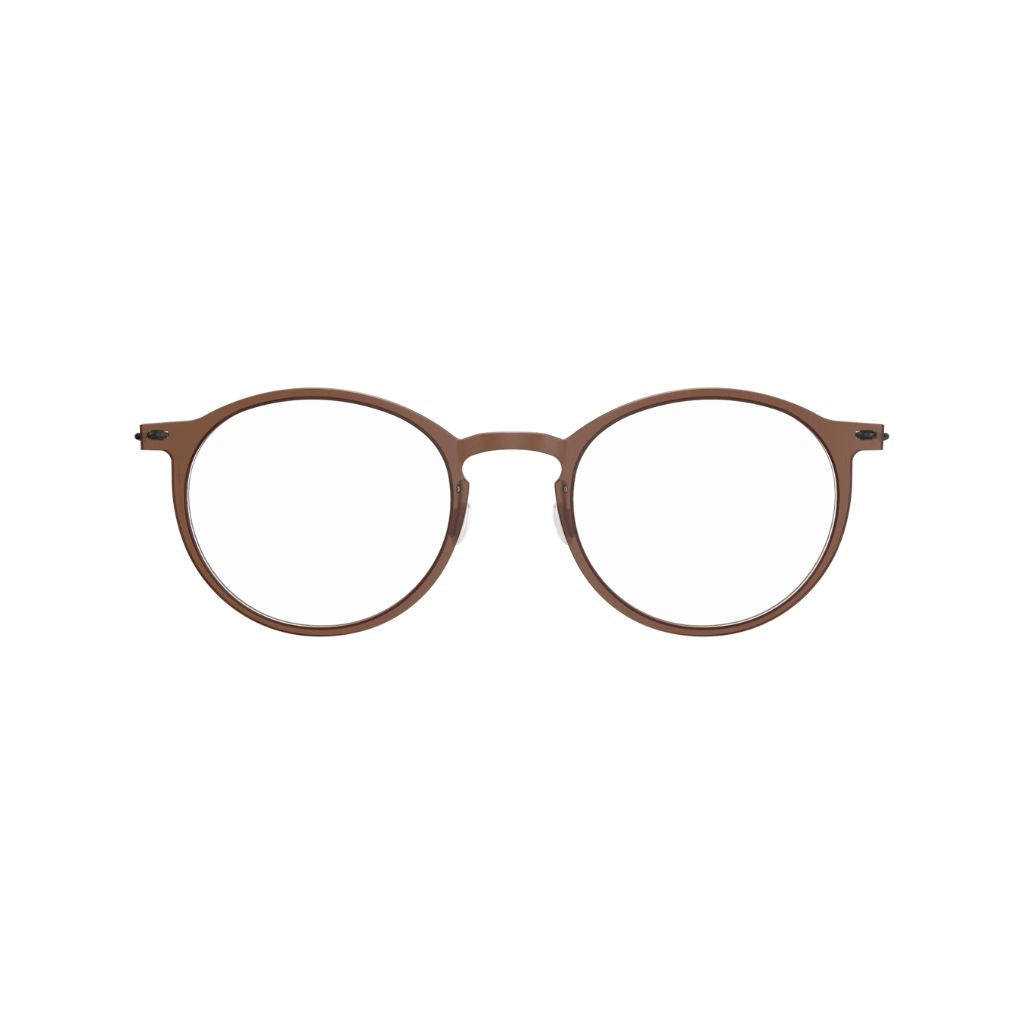 Brille Modell 6541 C02 von Lindberg - Frontansicht der braun transparenten Acetatfront mit filigranen Titanbügeln. Elegantes, modernes Design, erhältlich bei Brillen Schneider in München.