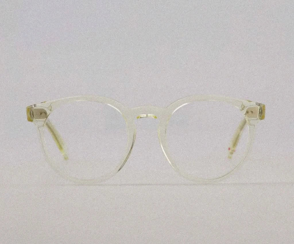 Alf Lunettes 18.03 Transparent – minimalistische, transparente Brille von Alf bei Brillen Schneider München. Ihr Augenoptiker für exklusive Designs und individuelle Beratung.