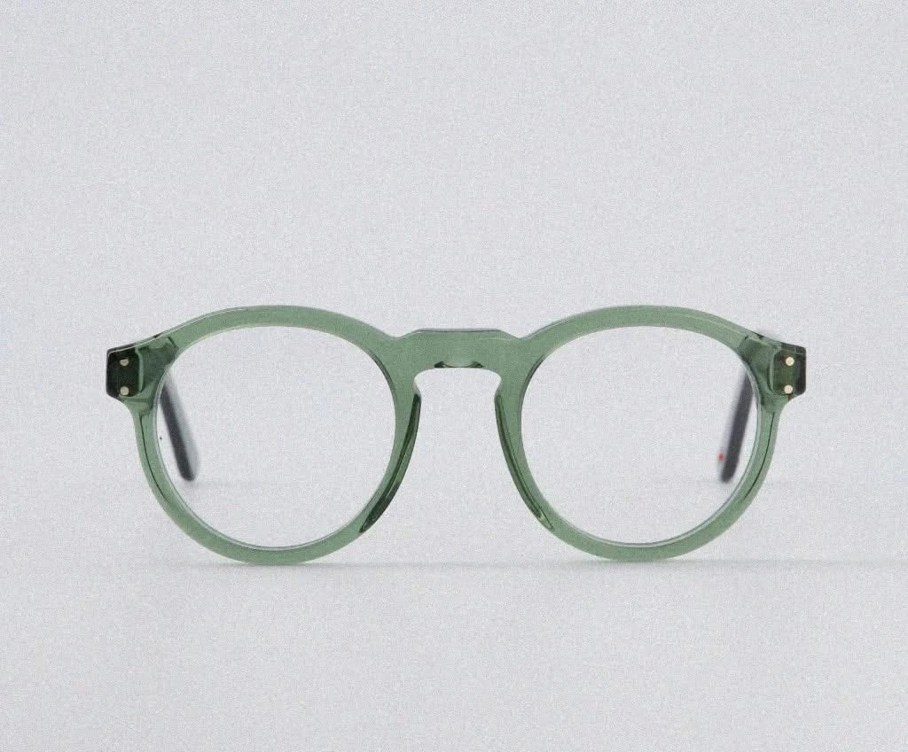 Lunettes Alf 23.22 Green – stilvolle grüne Brille mit modernem Design, erhältlich bei Brillen Schneider München. Ihr Augenoptiker für hochwertige Marken und besten Service.