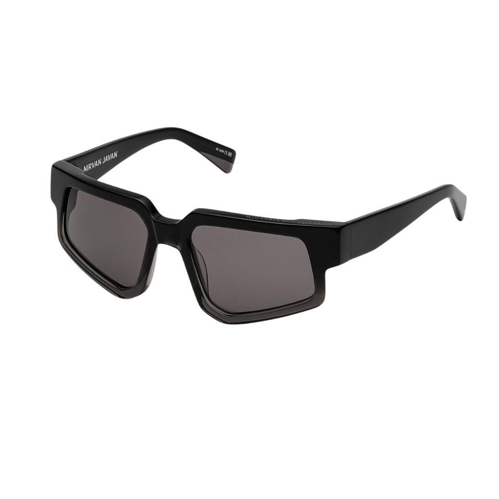 Schwarze Designer-Sonnenbrille Nirvan Javan Shades of Toronto 10:02:01 jetzt bei Brillen Schneider in München entdecken und höchste Qualität genießen.