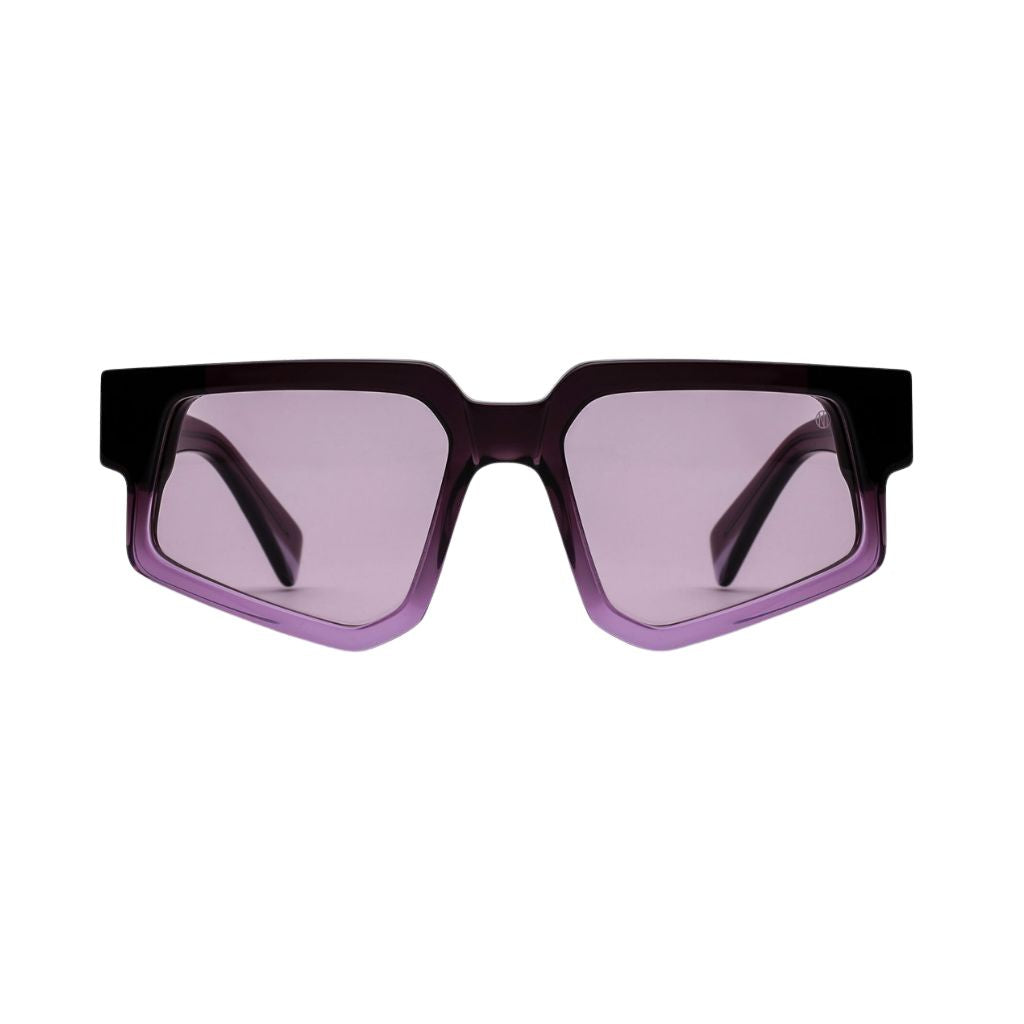 Frontansicht der Designer-Sonnenbrille Nirvan Javan Shades of Toronto 10:20:15 jetzt bei Brillen Schneider in München entdecken und anprobieren.