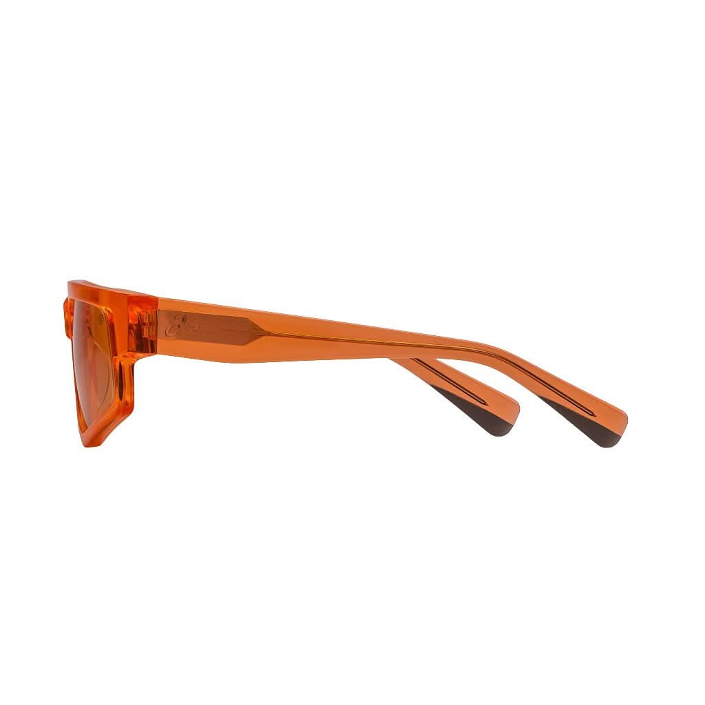 Setze ein modisches Highlight mit der Sonnenbrille Shades of Toronto 10:26:13 - Perfekt für jeden Anlass und erhältlich bei Brillen Schneider in München.