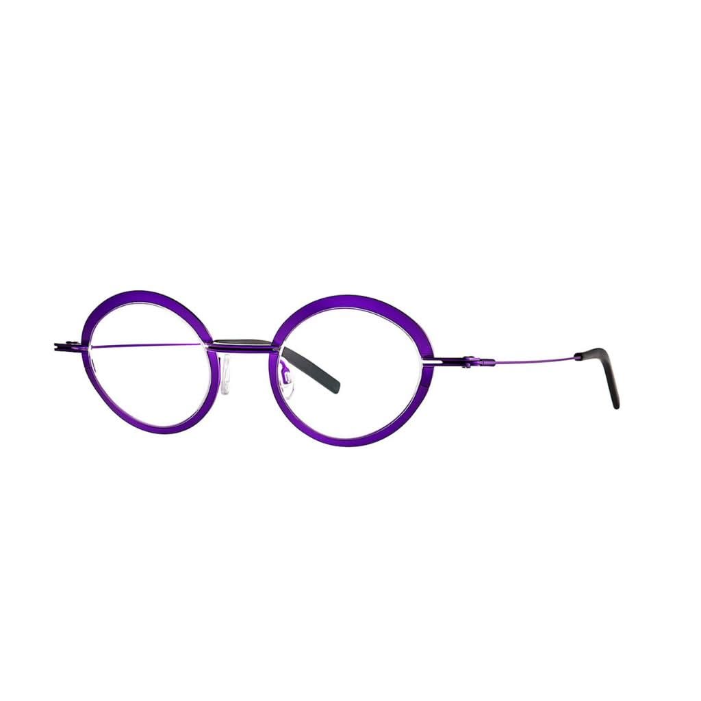 Theo Eyewear Grilled 304 Purple Fluo – moderne Brille aus Edelstahl in leuchtendem Lila, erhältlich bei Brillen Schneider in München. Stilvolles Design und hoher Komfort.