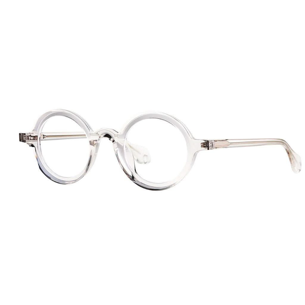 Theo Eyewear Mille+88 Brille in transparentem Design, ein stilvolles Accessoire für klare Sicht. Entdecken Sie dieses Modell bei Brillen Schneider in München.