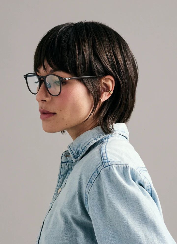 Zeitlose Panto-Brille aus schwarzem Acetat von Garrett Leight– ausgewählte Designerbrillen bei Brillen Schneider & Optik Bartholomä in München.