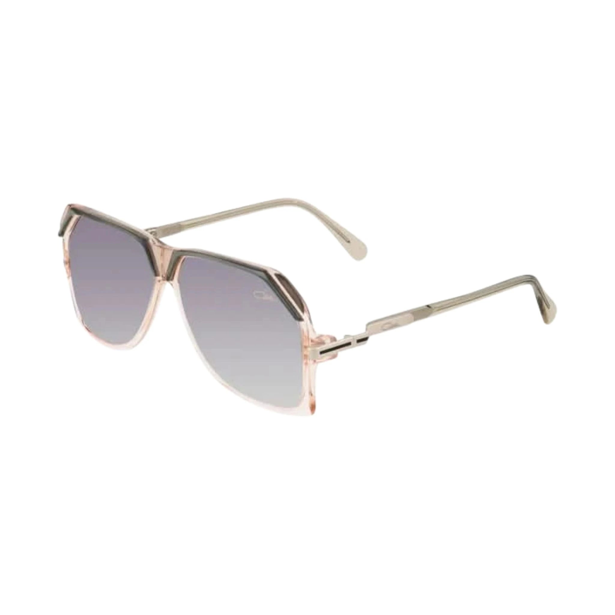 Detailaufnahme der Cazal Eyewear Statemant-Brille Modell 186/3, die einen edlen, kontrastreichen Look mit einem glänzenden schwarzen Rahmen und goldenen Scharnieren zeigt. Jetzt bei Brillen Schneider, Ihrem Optik- und Augenoptiker in München