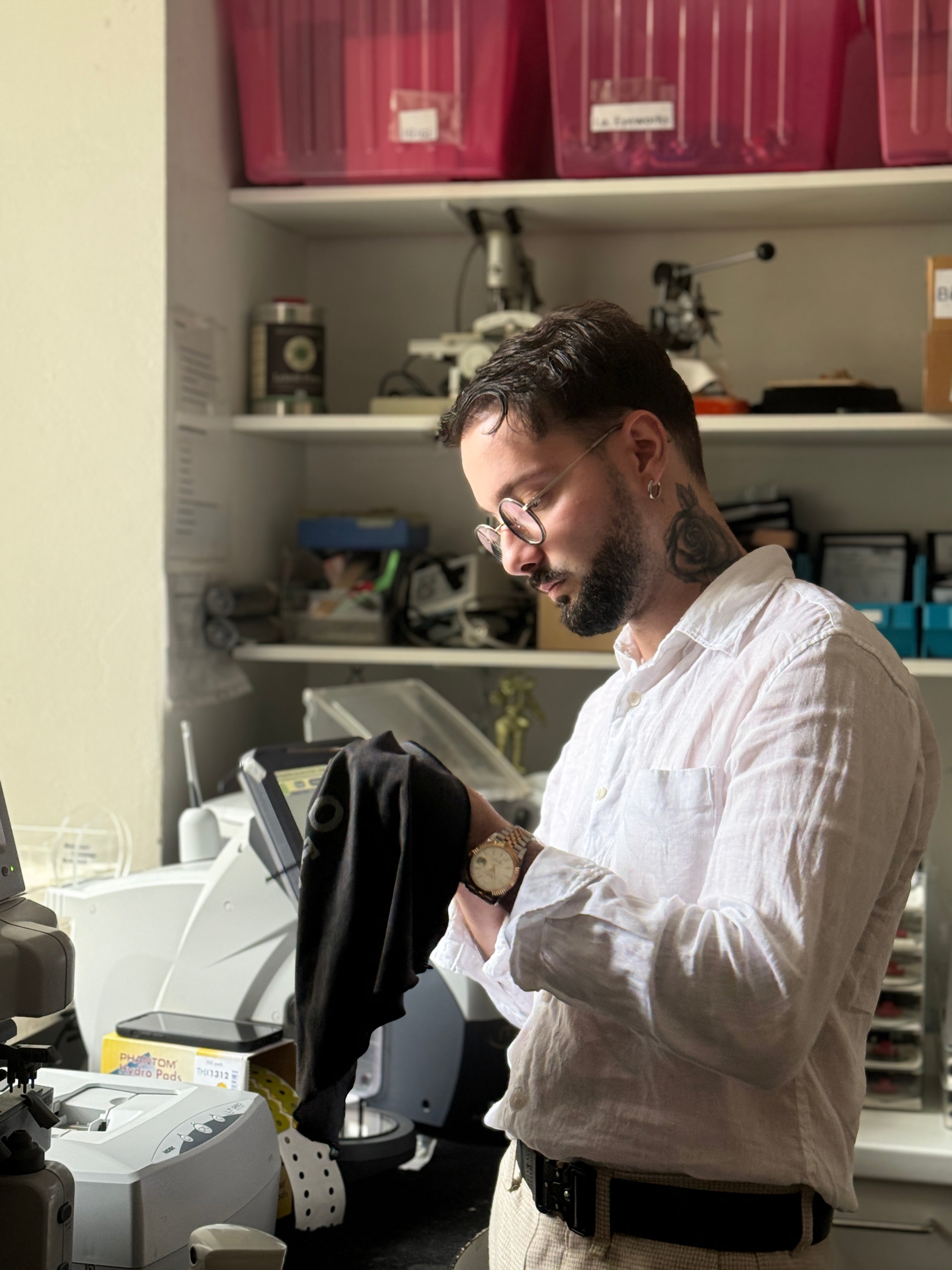 Meisterwerkstatt bei Optik Bartholomä in München – präzise Brillenreparatur, individuelle Anfertigungen und handwerkliche Qualität