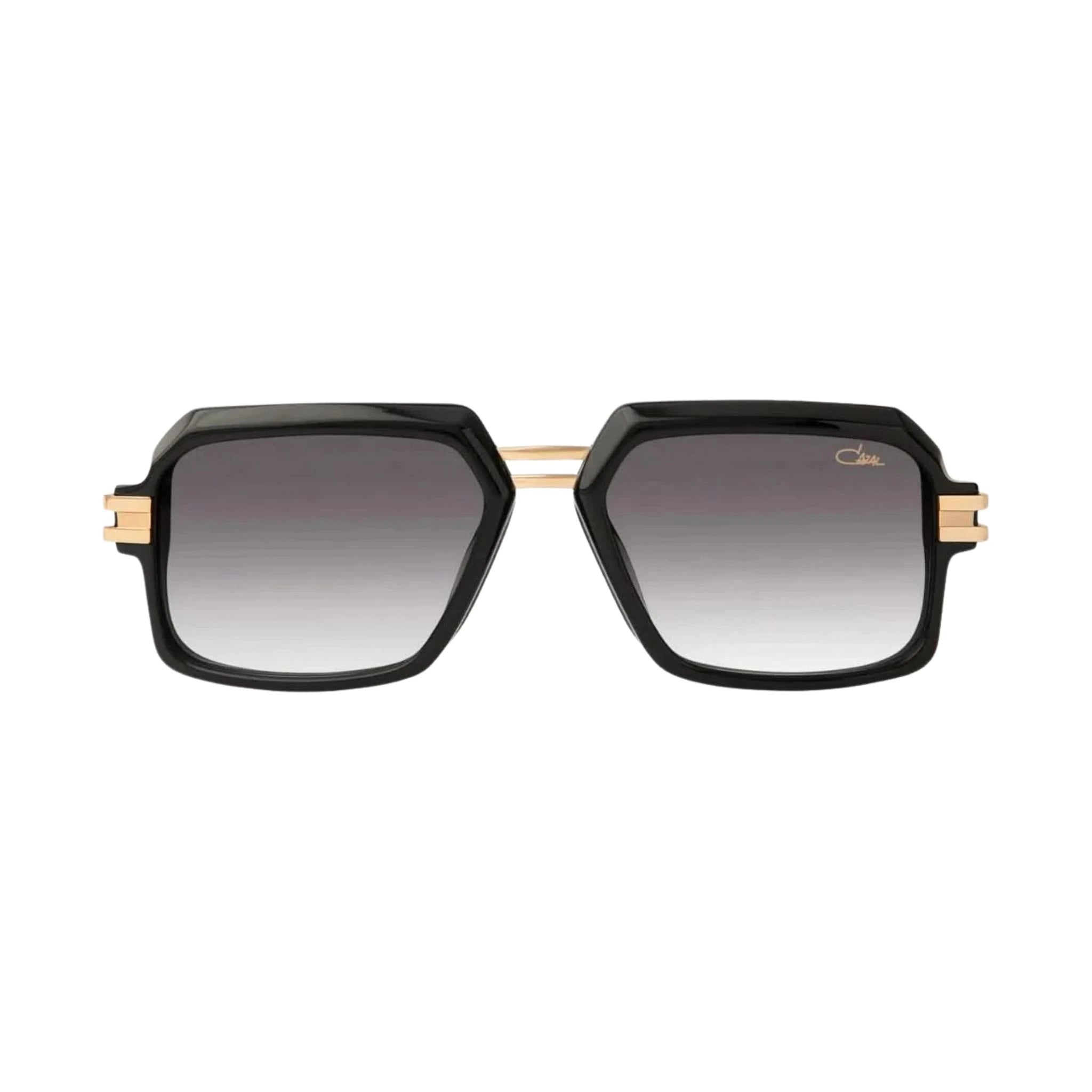 Markante Sonennbrille von Cazal Eyewear  Modell 6004/ 3 mit markantem, schwarzem Rahmen und goldenen Akzenten, erhältlich bei Brillen Schneider, Ihrem Optik- und Augenoptiker in München.