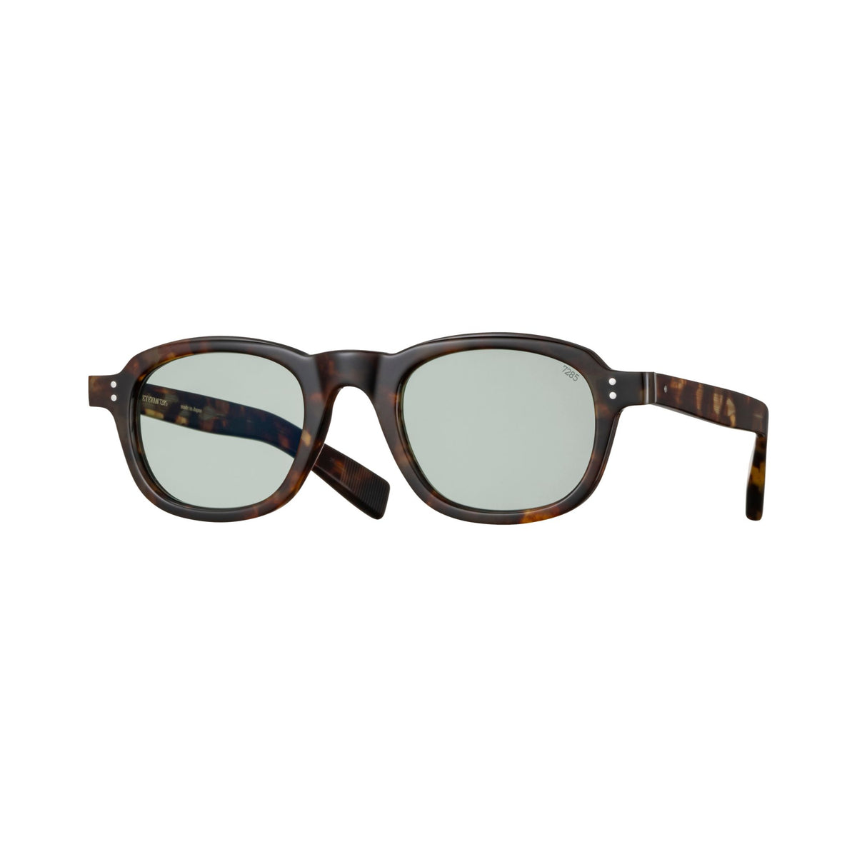 EYEVAN 7285 372E 301 Sonnenbrille aus dunkelbraun gemasertem Havanna-Acetat mit mittelgrünen Sonnengläsern, abgerundet rechteckiger Form, silberfarbenen Ziernieten und kräftigen Bügeln – BRILLEN SCHNEIDER München