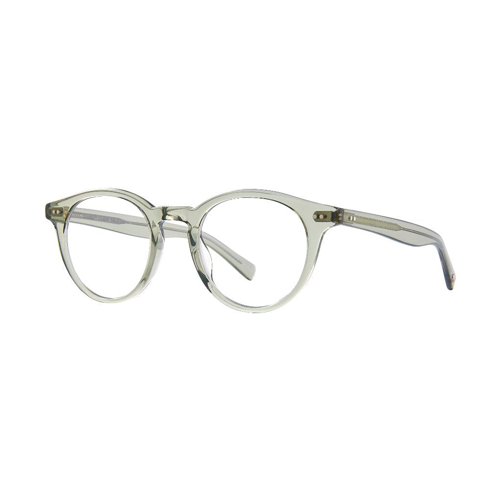 "Detailansicht der Garrett Leight Brille, Modell Clune X in der Farbe Sage, erhältlich bei Optik Bartholomä in München. Feine Verarbeitung des matten Grüntons, der den zeitlosen Look mit einem modernen Akzent kombiniert.