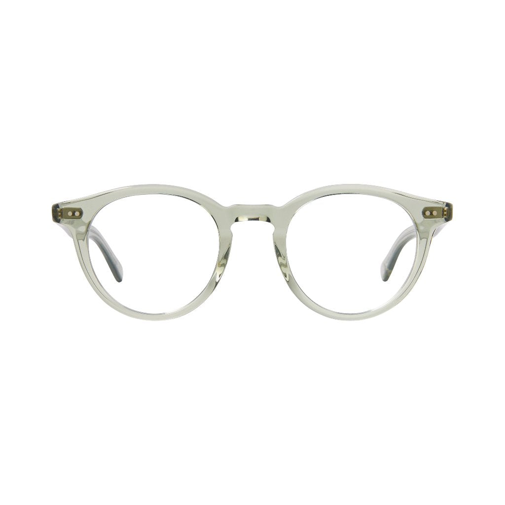 Garrett Leight Brille, Modell Clune X in der Farbe Sage, erhältlich bei Optik Bartholomä in München. Hochwertige Verarbeitung mit subtilen Akzenten und einem eleganten Grünton, der dem Modell Charakter verleiht.