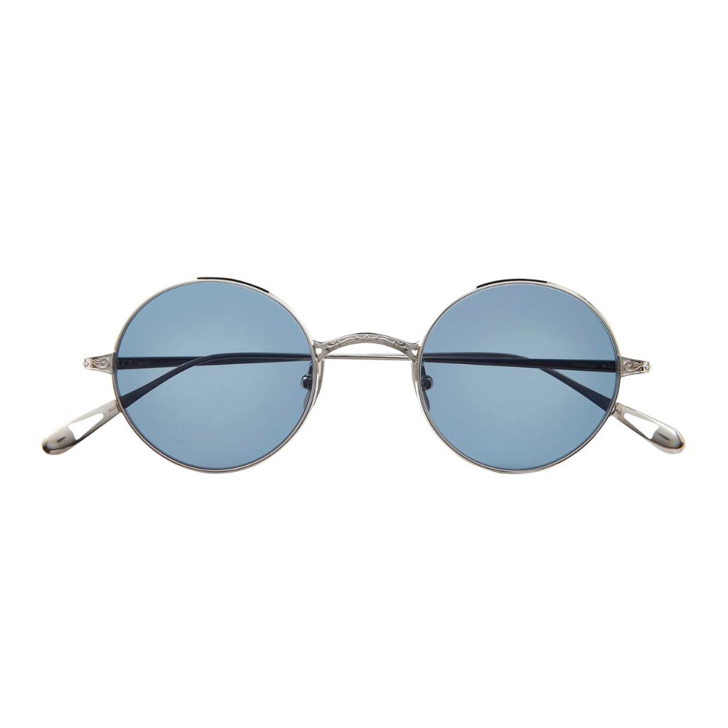 Garrett Leight GLCO x OZZY SUN Platinum Indigo Frontansicht mit blauen Indigo-Gläsern bei Optik Bartholomä München