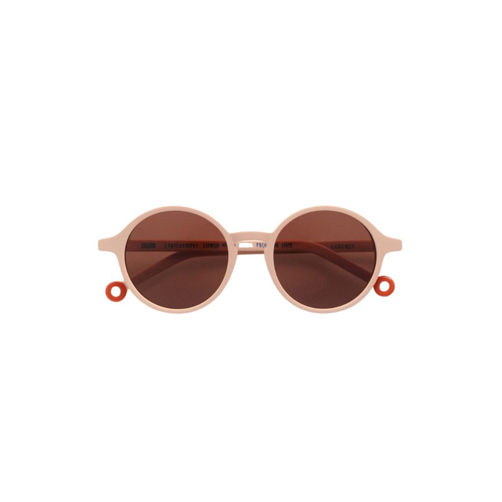 Vorderansicht der Kaleos Kids Gardner col. 4 Sonnenbrille in Rosa – erhältlich bei Brillen Schneider in München.
