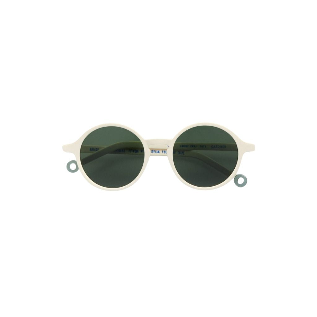 Vorderansicht der Kaleos Kids Gardner col. 1 - robuste Kinder-Sonnenbrille in Weiß – erhältlich bei Brillen Schneider in München.