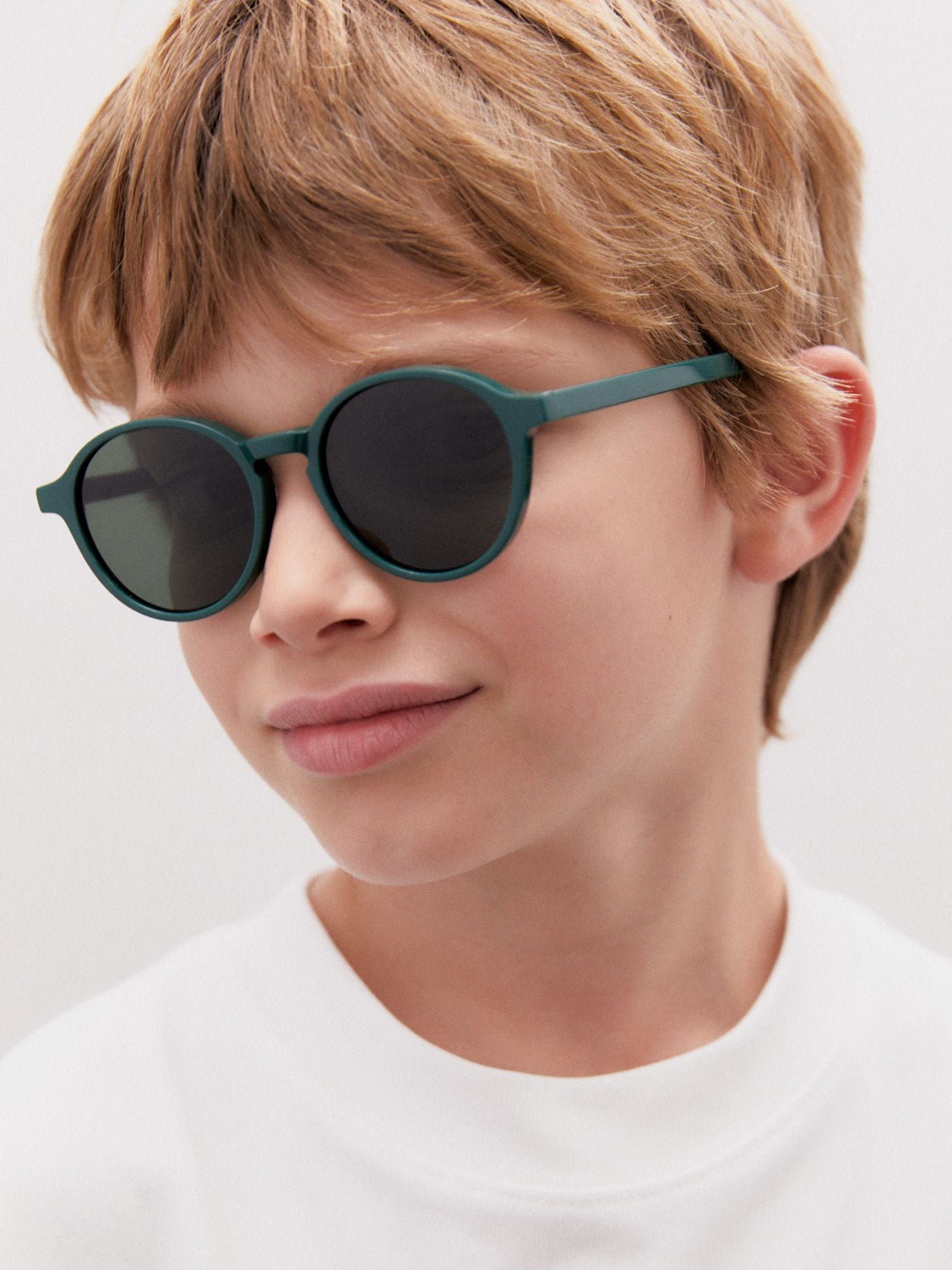 Kinder Sonnenbrille bei Brillen Schneider in München – UV-Schutz und kindgerechte Fassungen für sicheres Sehen und stylischen Look