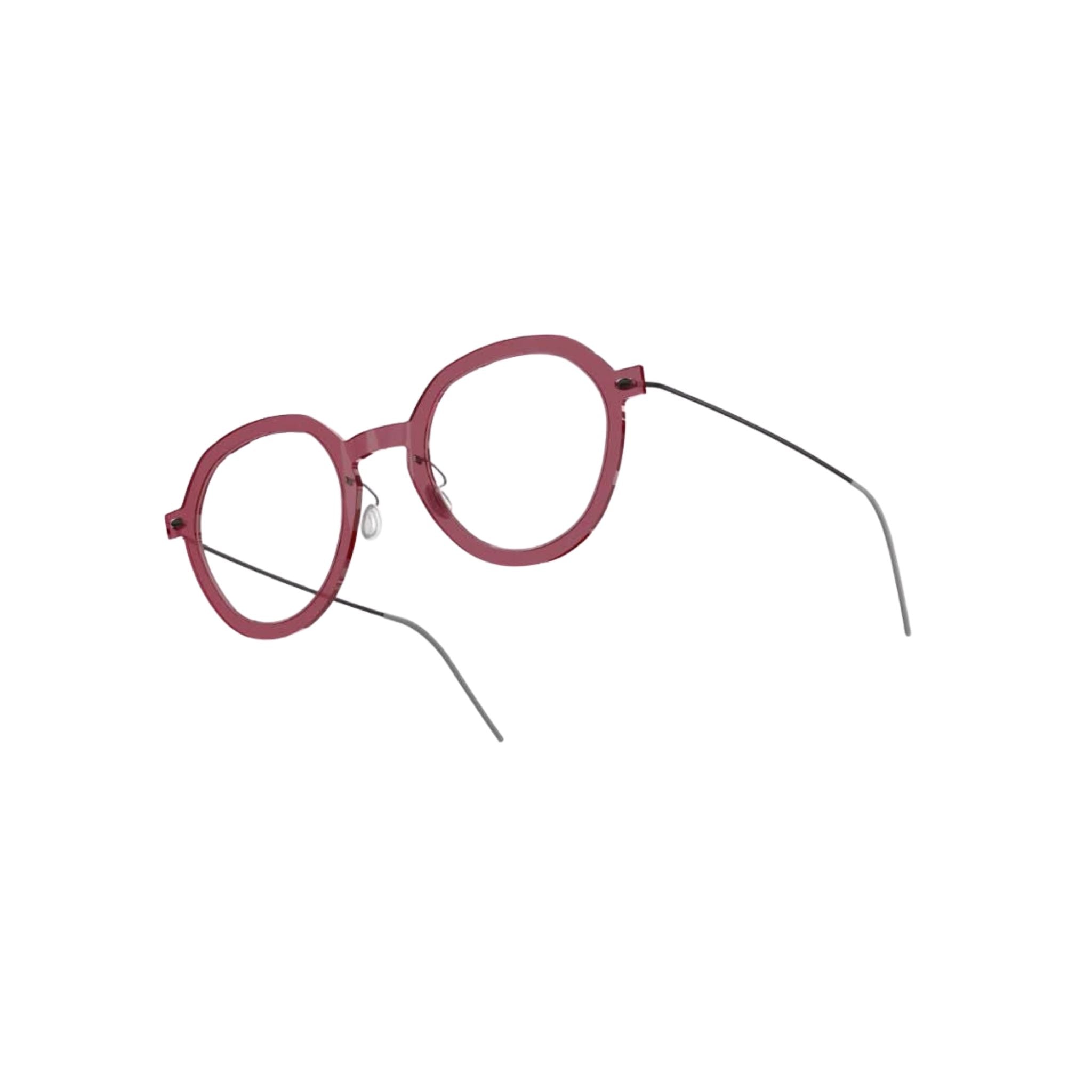 Seitliche Ansicht der Lindberg Brille 6640 C04 – transparente, leicht beerenrote Acetatfront kombiniert mit dezenten, grauen Titanbügeln. Runde Form für einen eleganten, modernen Look, erhältlich bei Brillen Schneider in München.