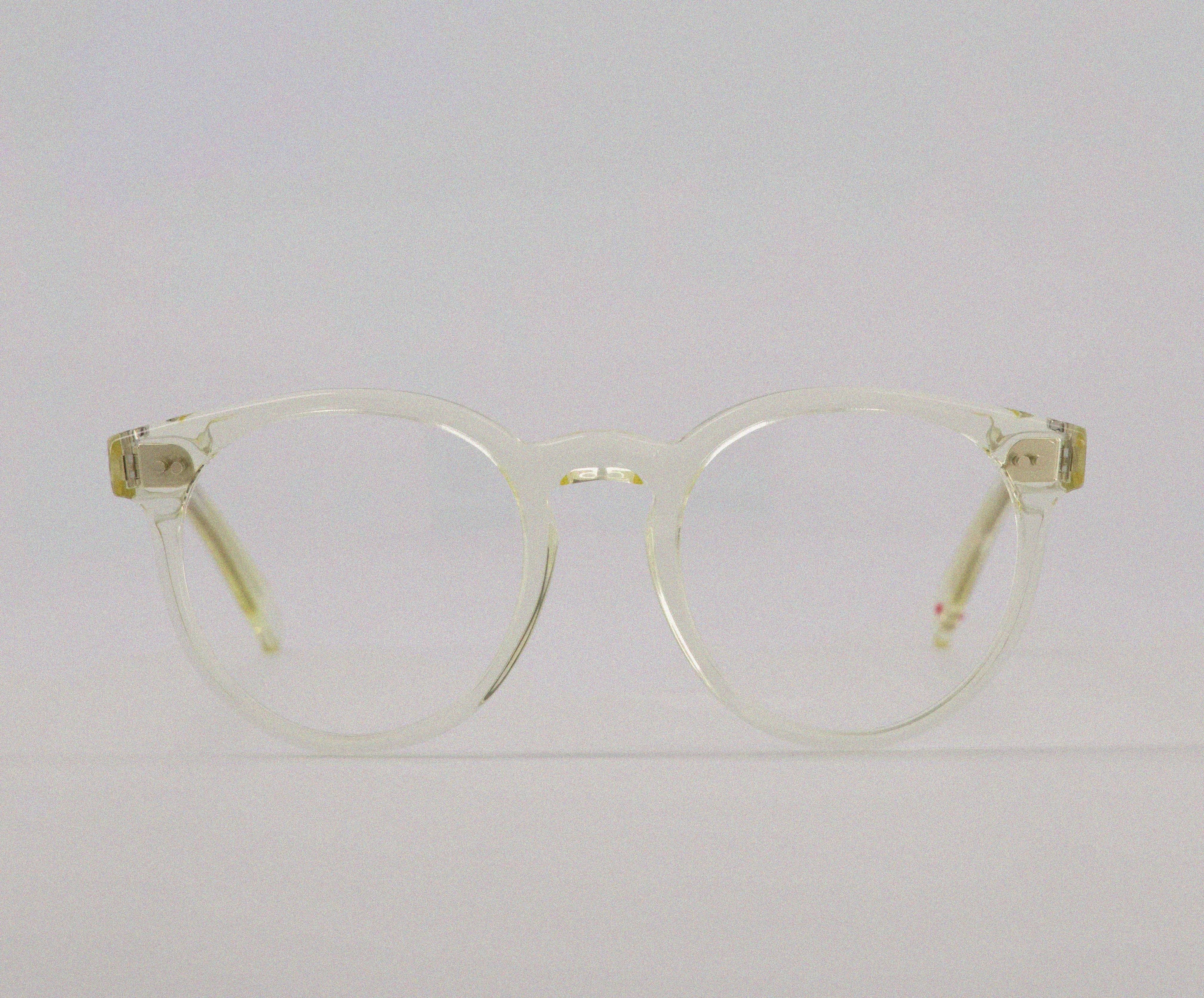 Alf Lunettes 18.03 Transparent – minimalistische, transparente Brille von Alf bei Brillen Schneider München. Ihr Augenoptiker für exklusive Designs und individuelle Beratung.