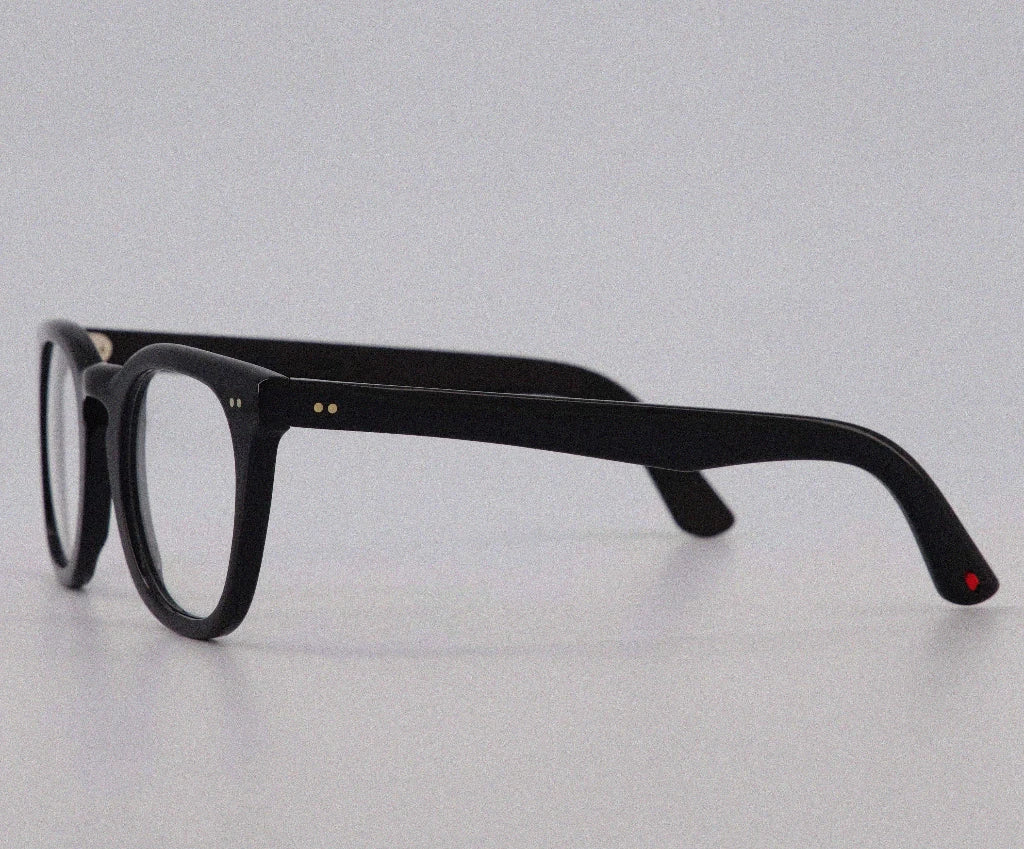 Lunettes Alf 22.13 Black – elegante schwarze Brille mit hochwertigem Gestell, erhältlich bei Brillen Schneider München. Ihr Augenoptiker für stilvolle Designs und besten Service.