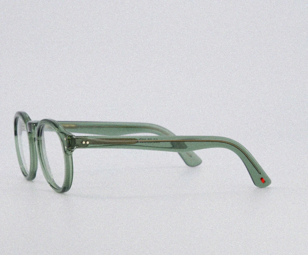 Lunettes Alf 23.22 Green – moderne grüne Brille von Alf, erhältlich bei Brillen Schneider München. Ihr Augenoptiker für einzigartige Designs und individuelle Beratung.