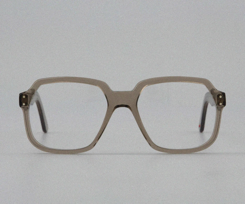 Alf Brille 24.23 Taupe – stilvolle taupefarbene Brille aus robustem Material, exklusiv bei Brillen Schneider München für anspruchsvolle Augenoptik.