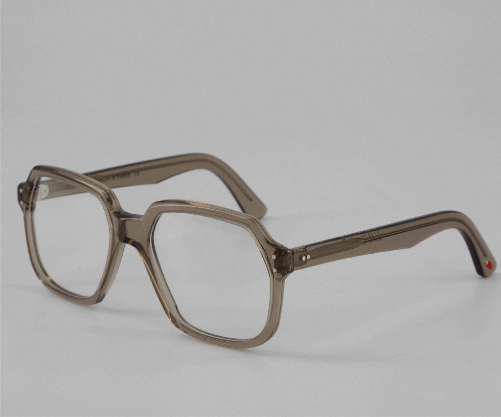 Lunettes Alf 24.23 Taupe – elegante taupefarbene Brille mit modernem Design, erhältlich bei Brillen Schneider München. Ihr Augenoptiker für hochwertige Marken und besten Service.