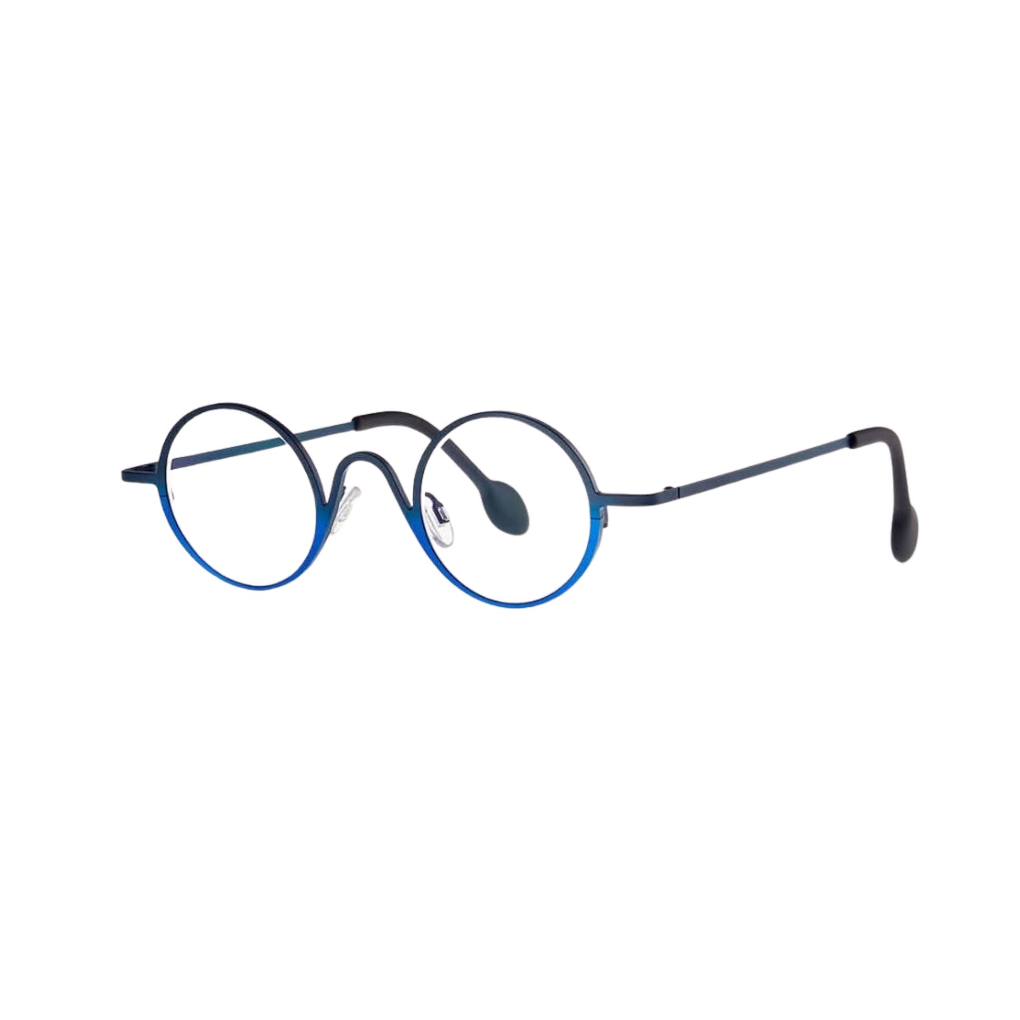 Die Designerbrille STANLEY 374 in Dunkelblau aus hochwertigem Edelstahl von THEO EYEWEAR, abgebildet vor einem neutralen Hintergrund – erhältlich bei BRILLEN SCHNEIDER in München.